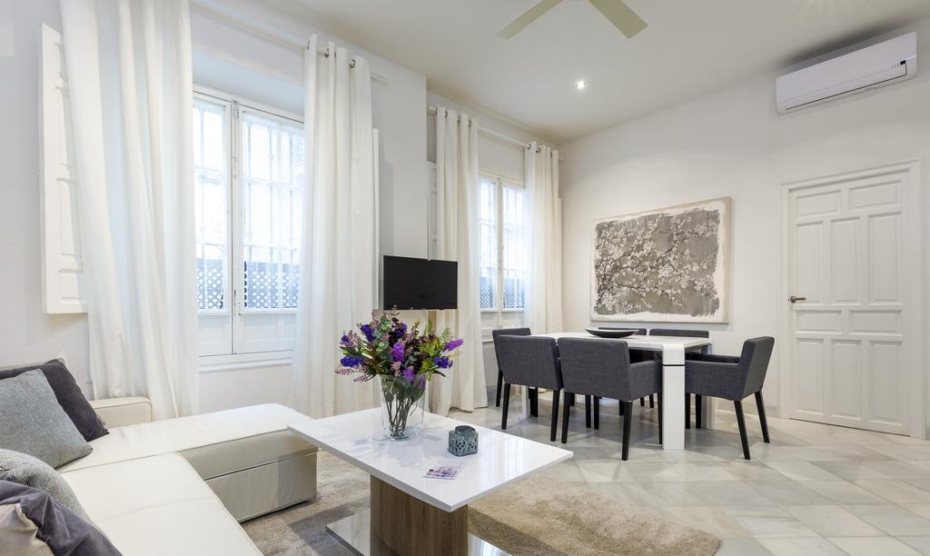 Genteel Home Galera Séville Extérieur photo